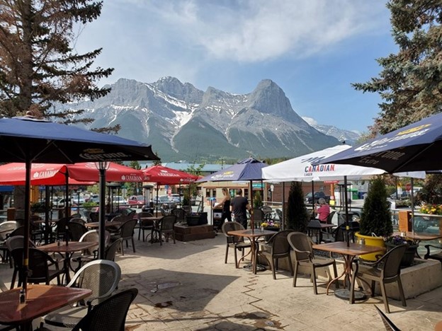View of Ha Ling from The Wood restaurant's patio in Canmore, Alberta
Plan your next family-friendly adventure while you eat